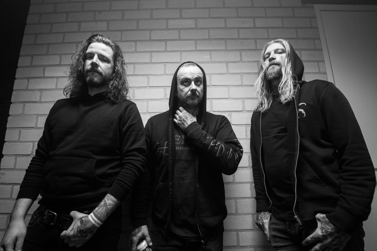 Norna release the harrowing single “For Fear of Coming”