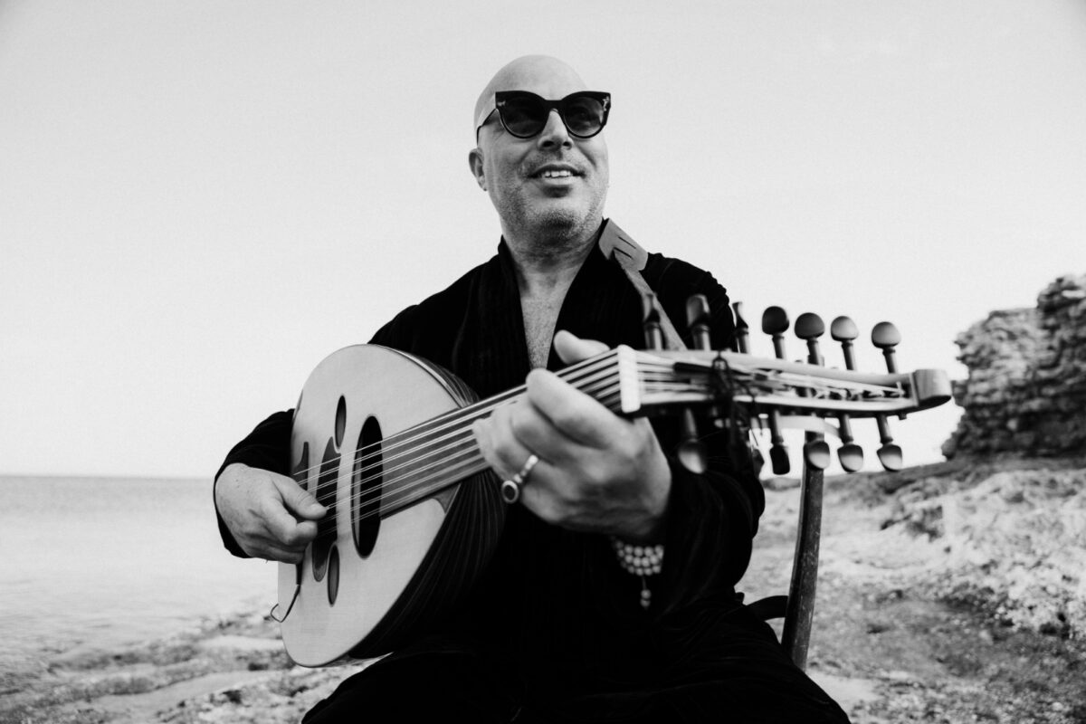 Dhafer Youssef is preparing a spectacle this Tuesday at Lisinski